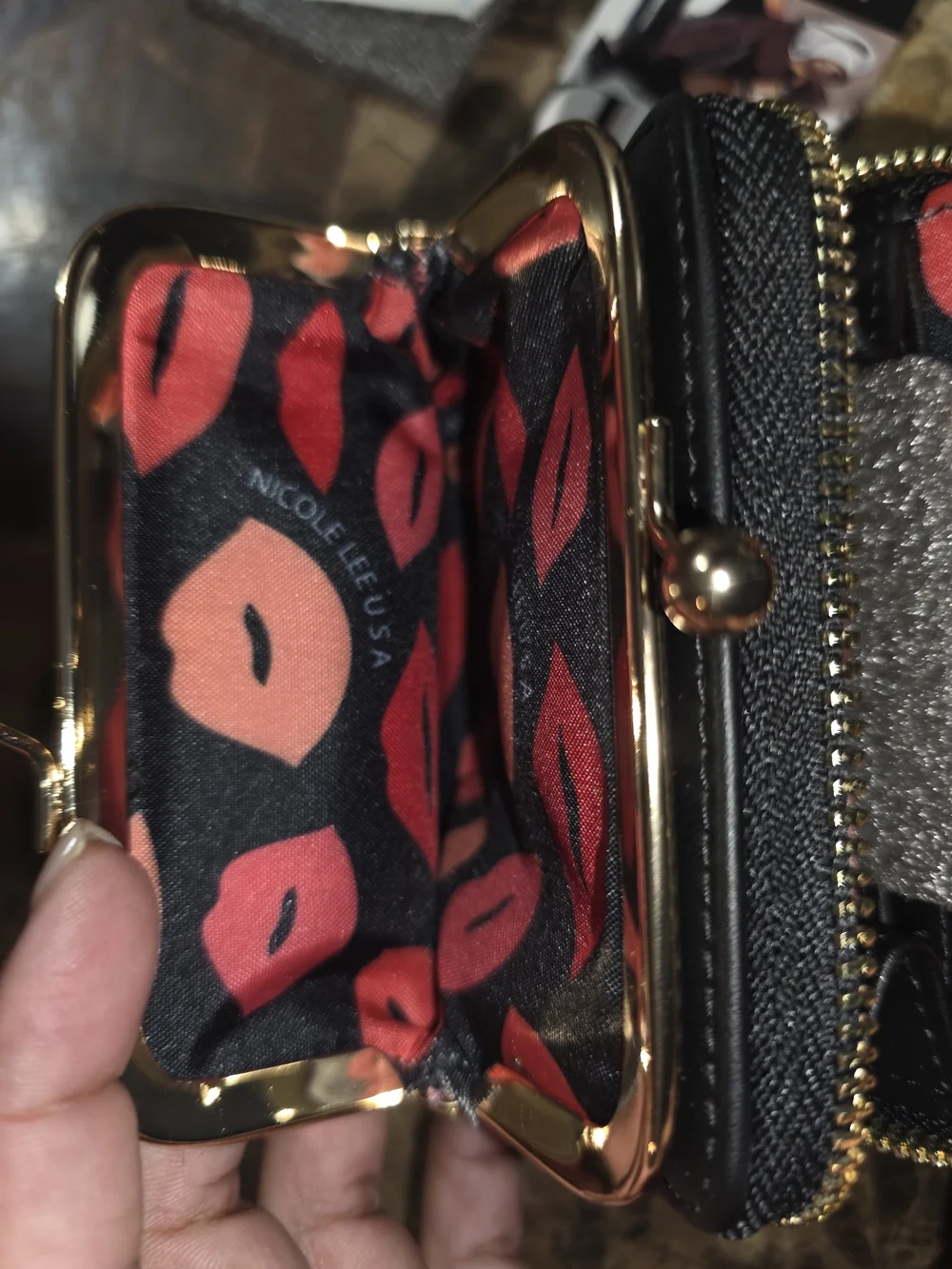 Nicole Lee White Graphic Kiss-Lock Crossbody Wallet